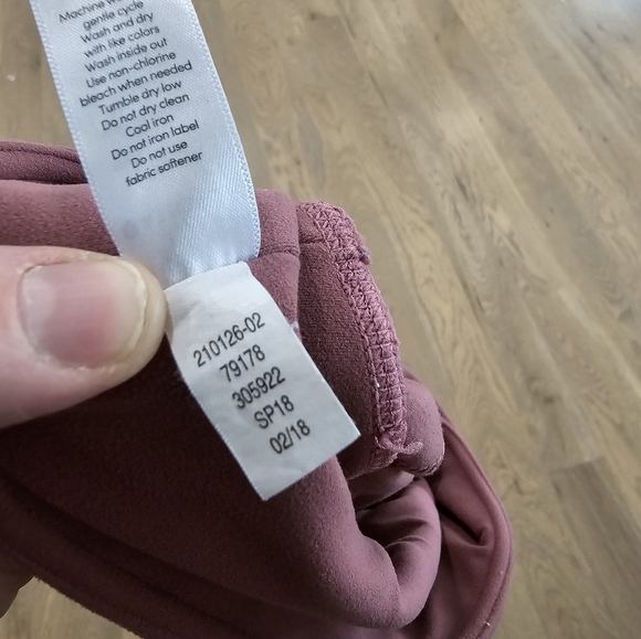 Athleta salutation stash pocket 7/8 tight - Picture 7 of 7